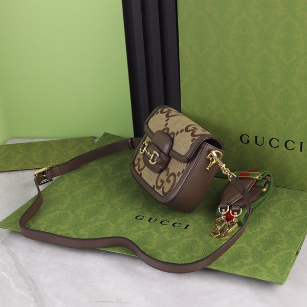 グッチバッグ背面デザイン